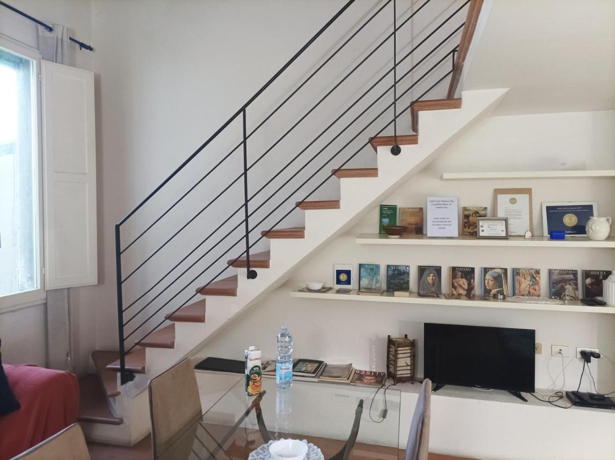 Panoramic Suite Near Duomo And Station Florence Exterior photo