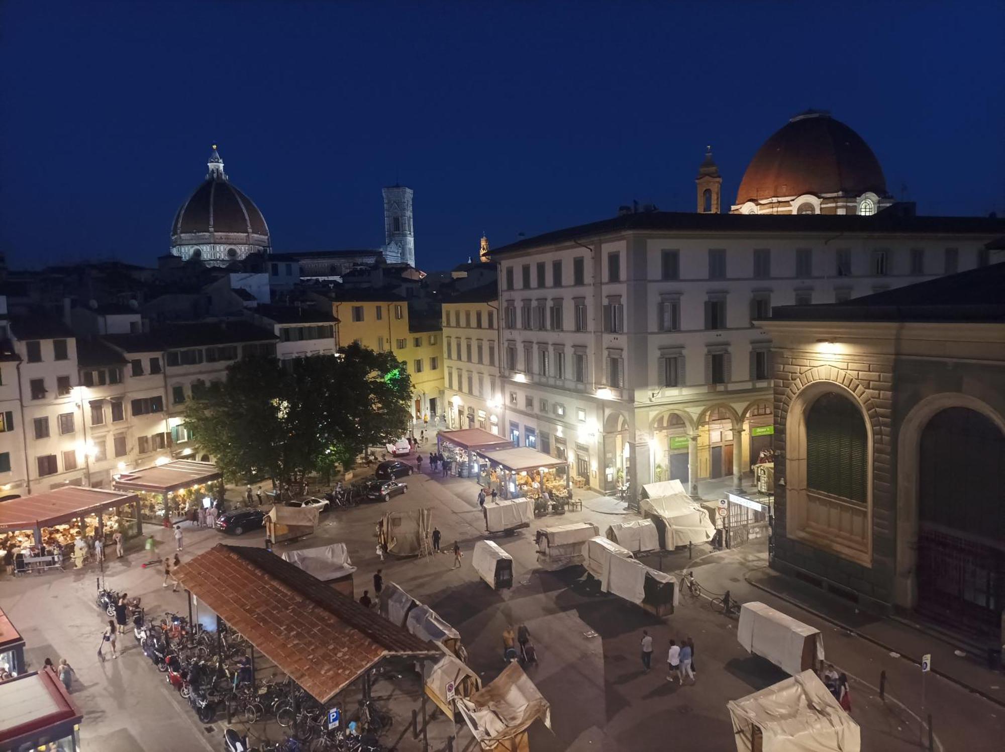 Panoramic Suite Near Duomo And Station Florence Exterior photo